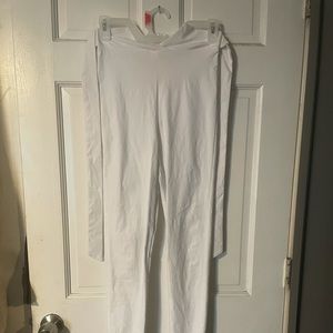White skinny stretch pants